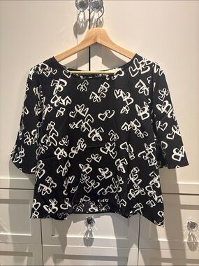 Monk & Lou Women’s Black & White Heart Print Top